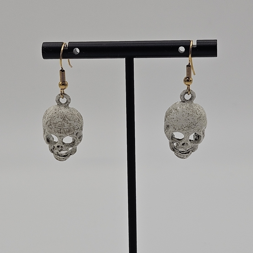skull dangle earrings - Picture 2 of 3
